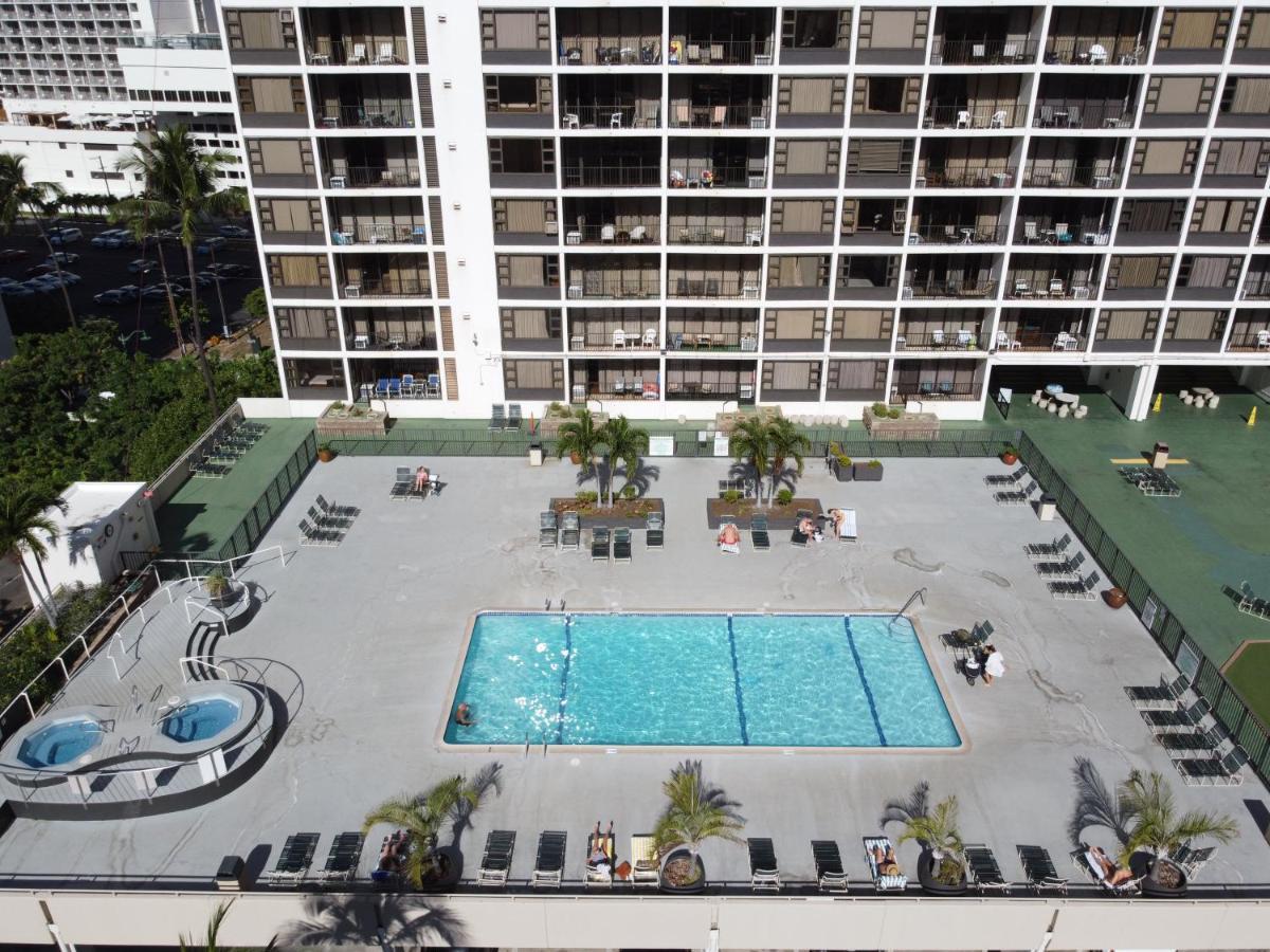Beautiful 1Br, Steps To Waikiki Beach And Parking Гонолулу Екстер'єр фото