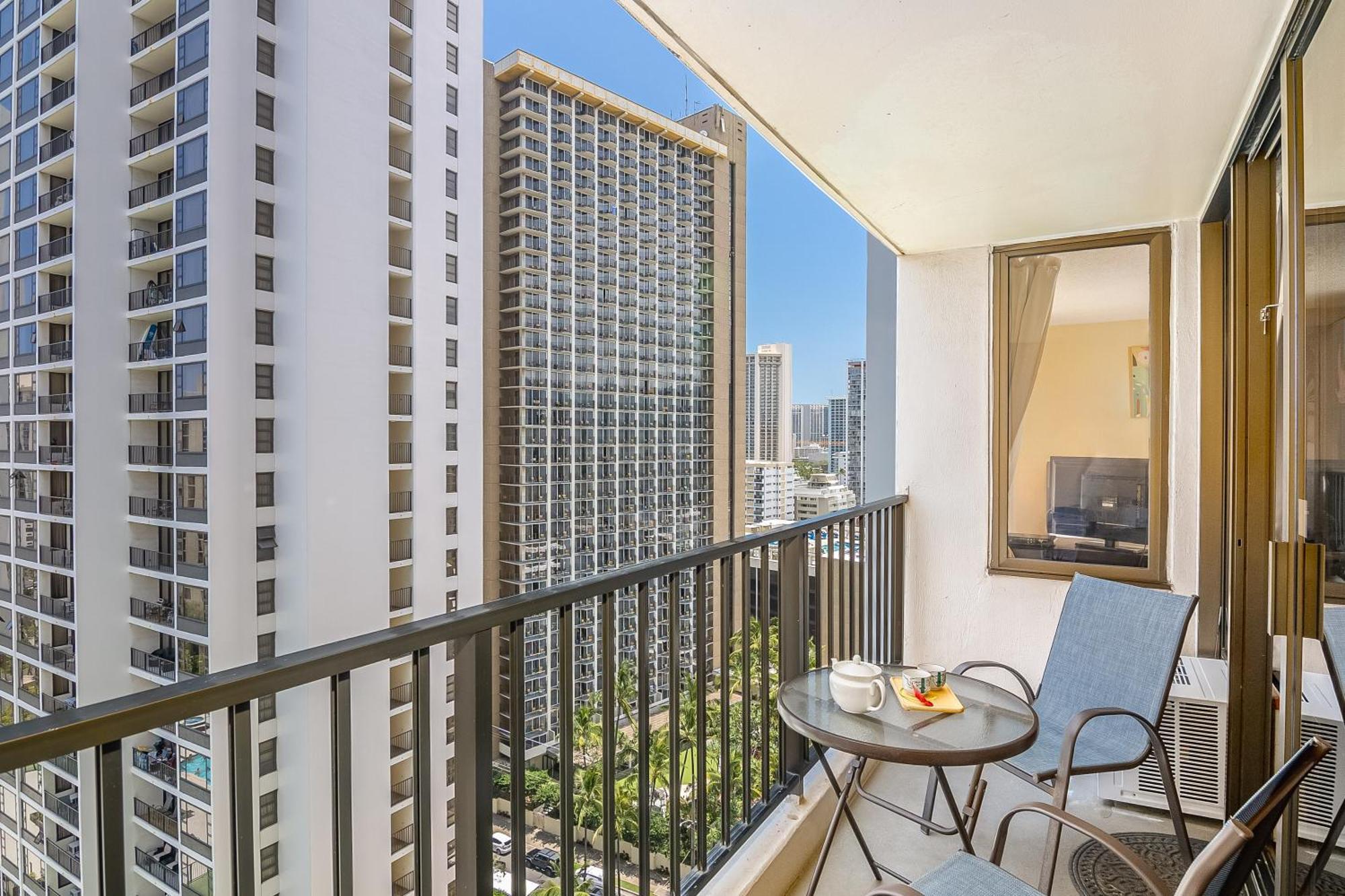 Beautiful 1Br, Steps To Waikiki Beach And Parking Гонолулу Екстер'єр фото
