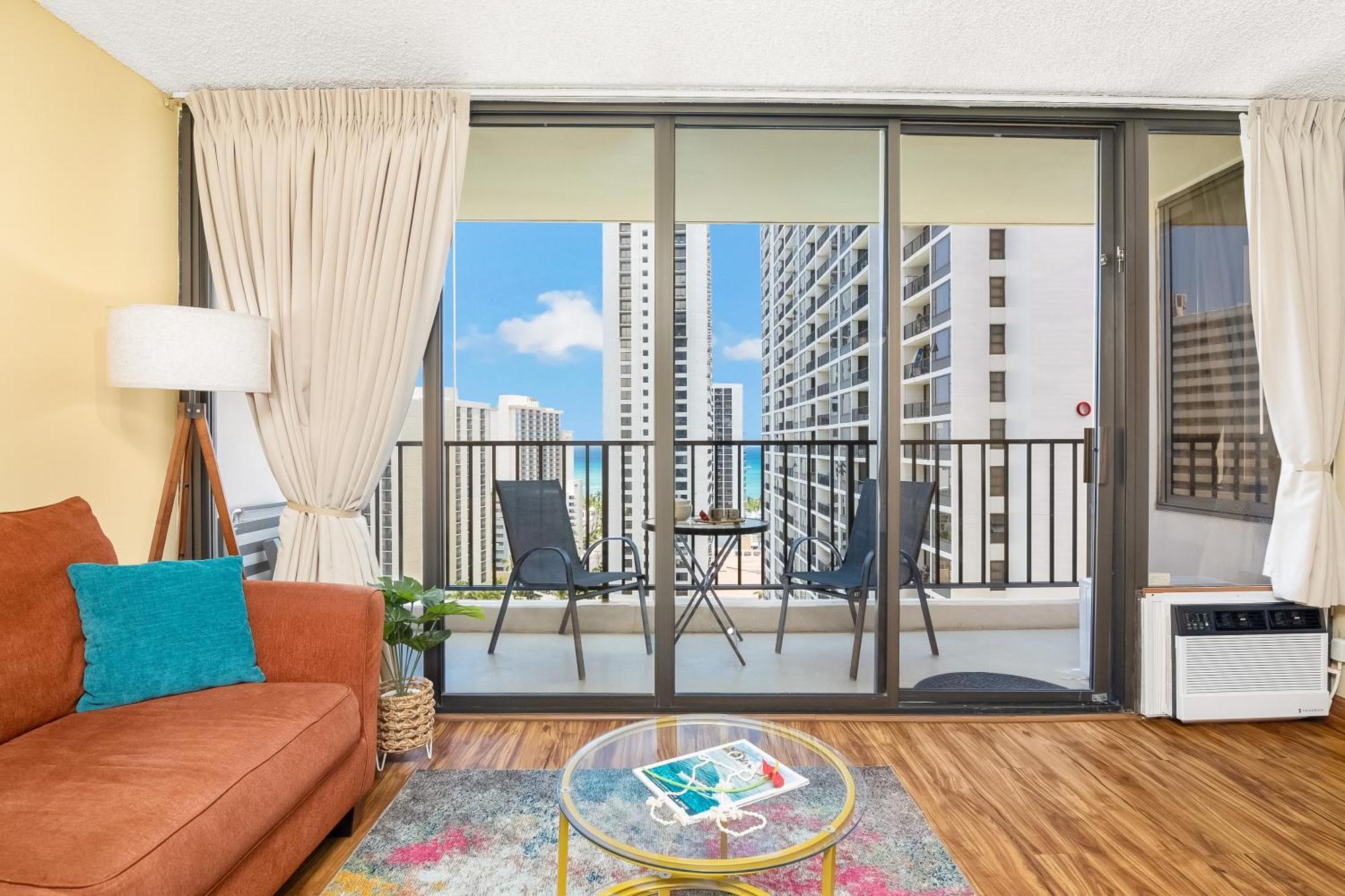 Beautiful 1Br, Steps To Waikiki Beach And Parking Гонолулу Екстер'єр фото