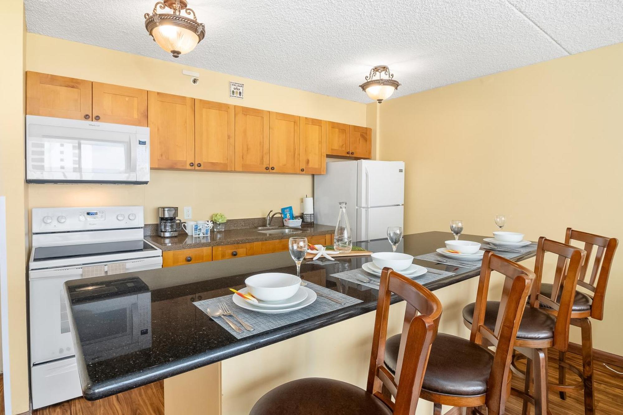 Beautiful 1Br, Steps To Waikiki Beach And Parking Гонолулу Екстер'єр фото