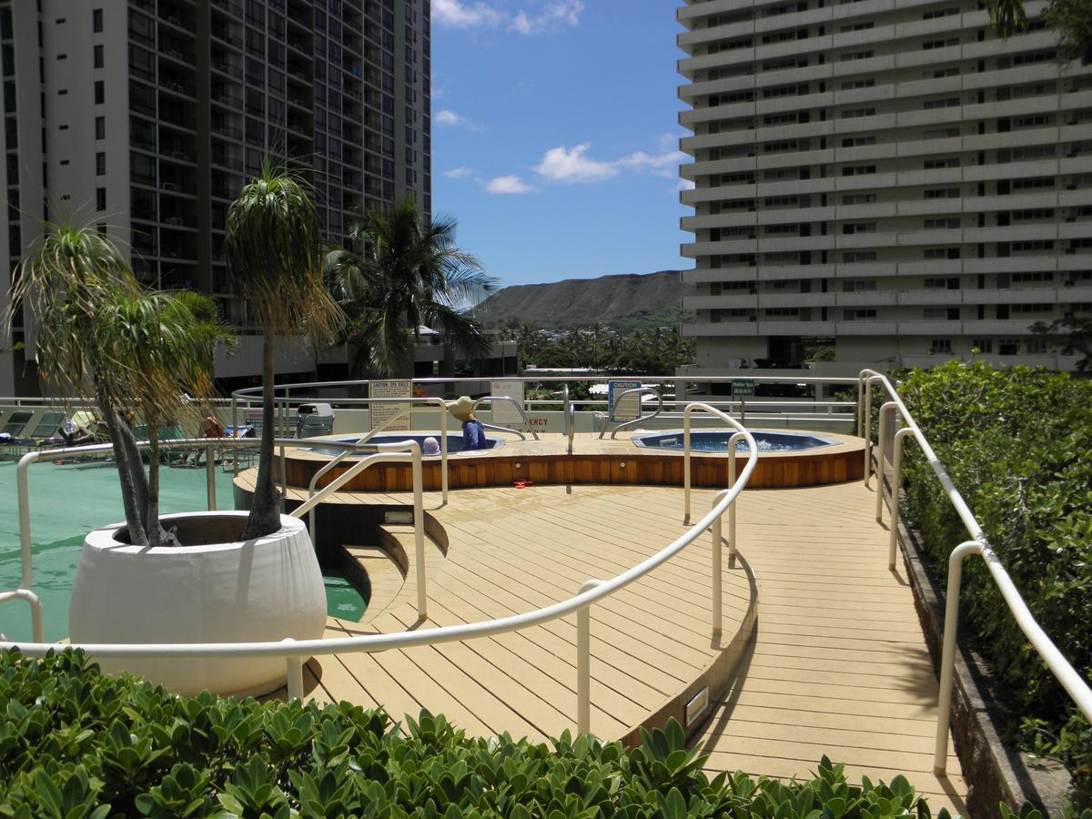 Beautiful 1Br, Steps To Waikiki Beach And Parking Гонолулу Екстер'єр фото